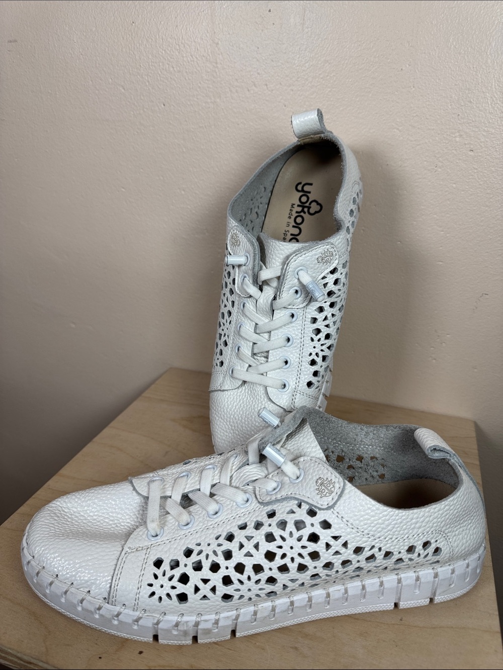 Yokono Womens White Perforated Leather Sneakers Boho Casual Coastal EU 39